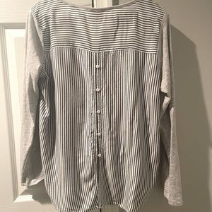 Vince Camuto Hi Lo blouse button down back detail